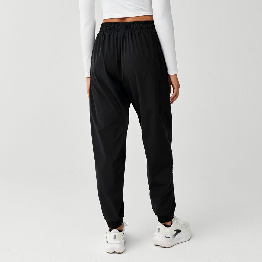 48969bca_221802-001-mb-womens-movement-tech-jogger-running-bottoms