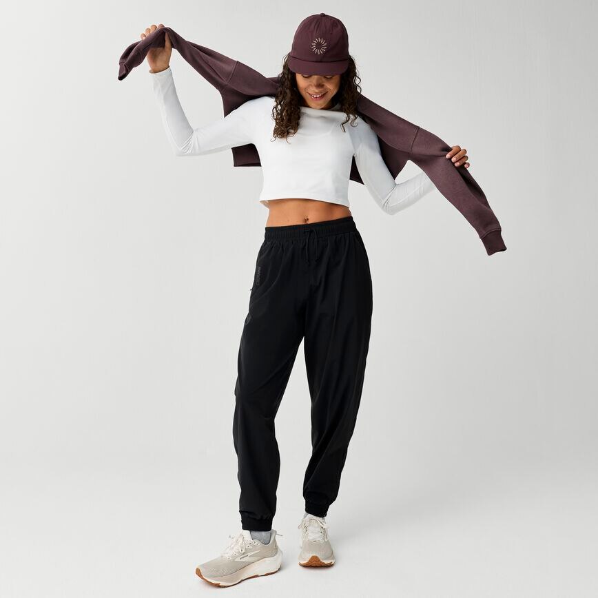 508933d0_221797-100-mv-womens-luxe-crop-long-sleeve-running-tops