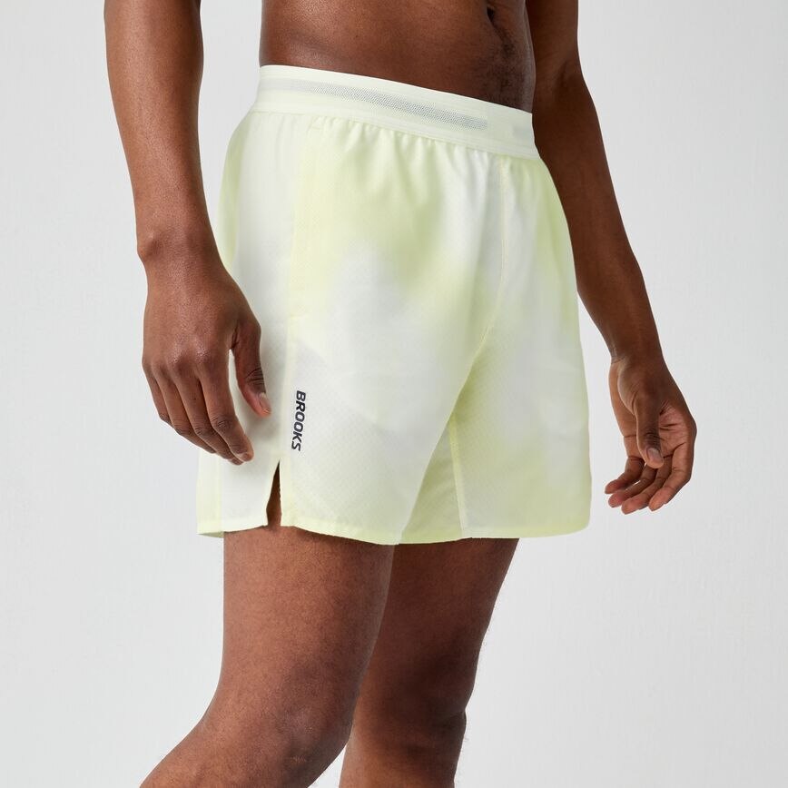 8326481f_211586-765-mf-dash-mens-printed-running-short