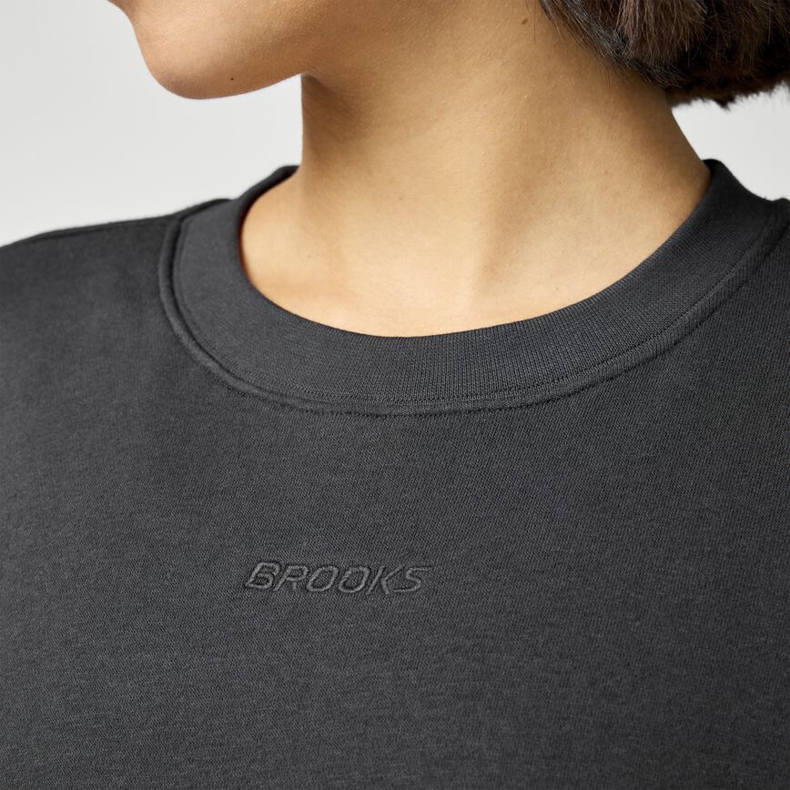 8779c984_221796-001-d1-womens-reset-sweatshirt-running-tops